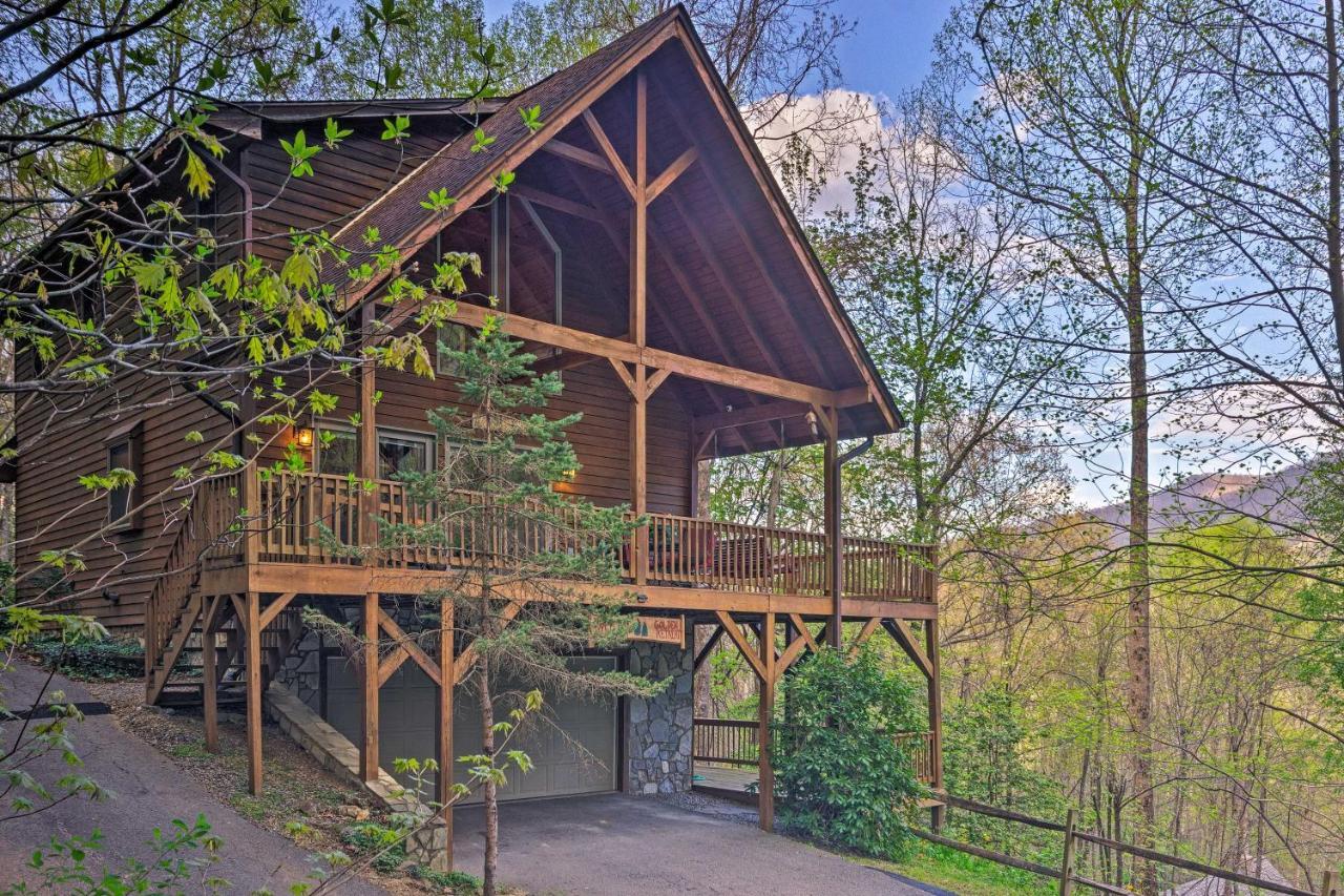 Casa de Férias Spacious With Hot Tub And Mtn View
